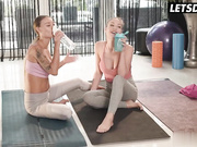 百合美少女们在瑜伽训练后玩3p放松身心
